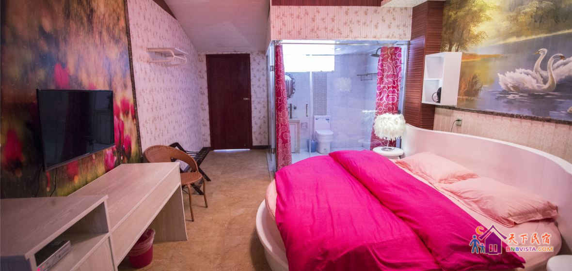 天鹅湖阳台观景圆床房