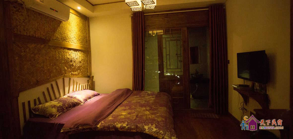 临江观景大床房