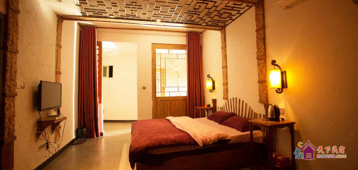 临江独立花园大床房