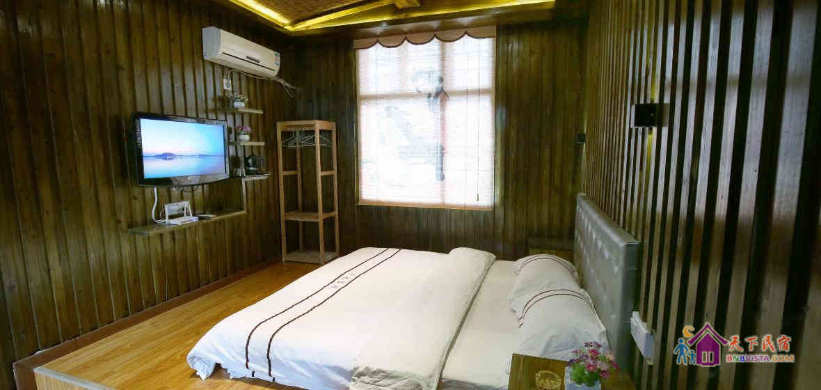 云舍榻榻米阳台大床房