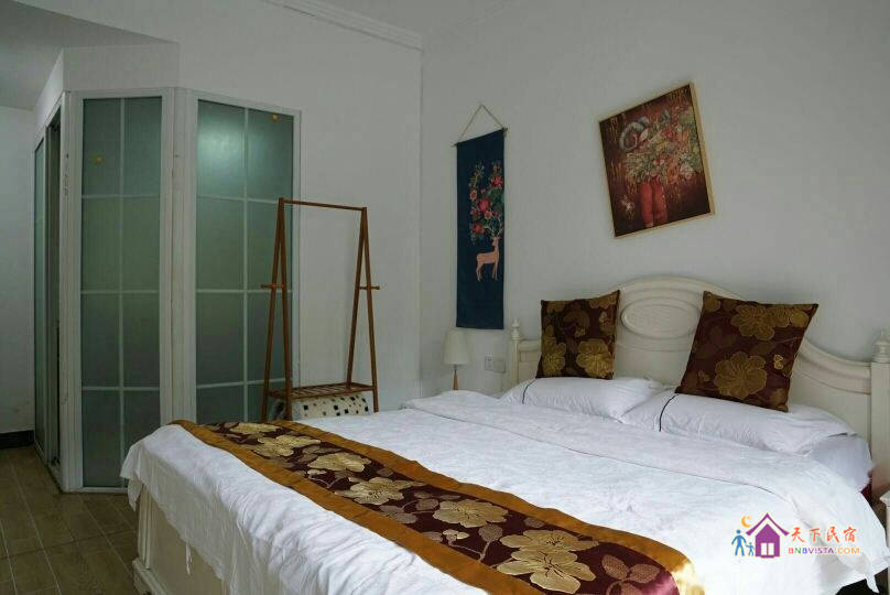 花园阳台大床房