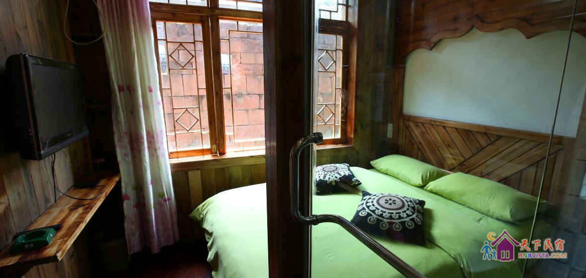 不临江特色大床房