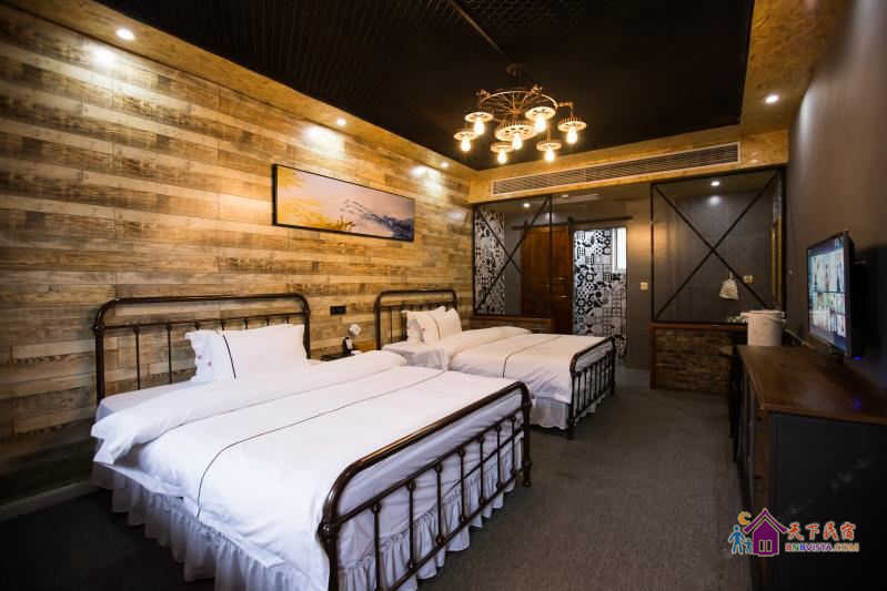 凭栏山景标准间