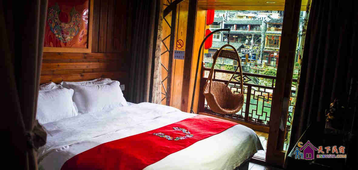 吊脚楼江景201房