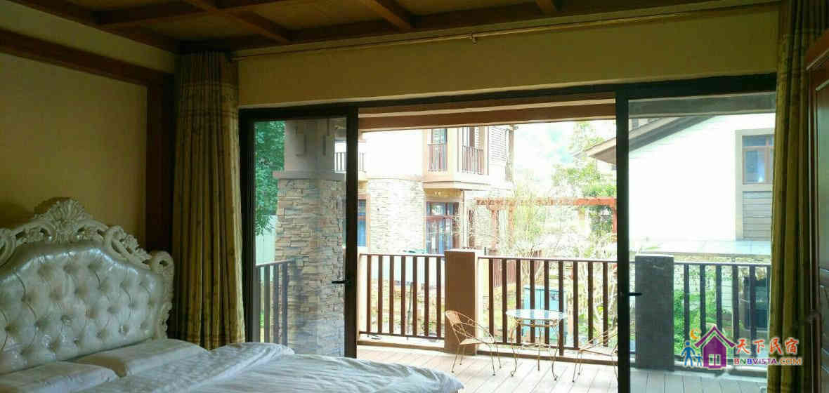 山景观温泉豪华别墅 4房6床