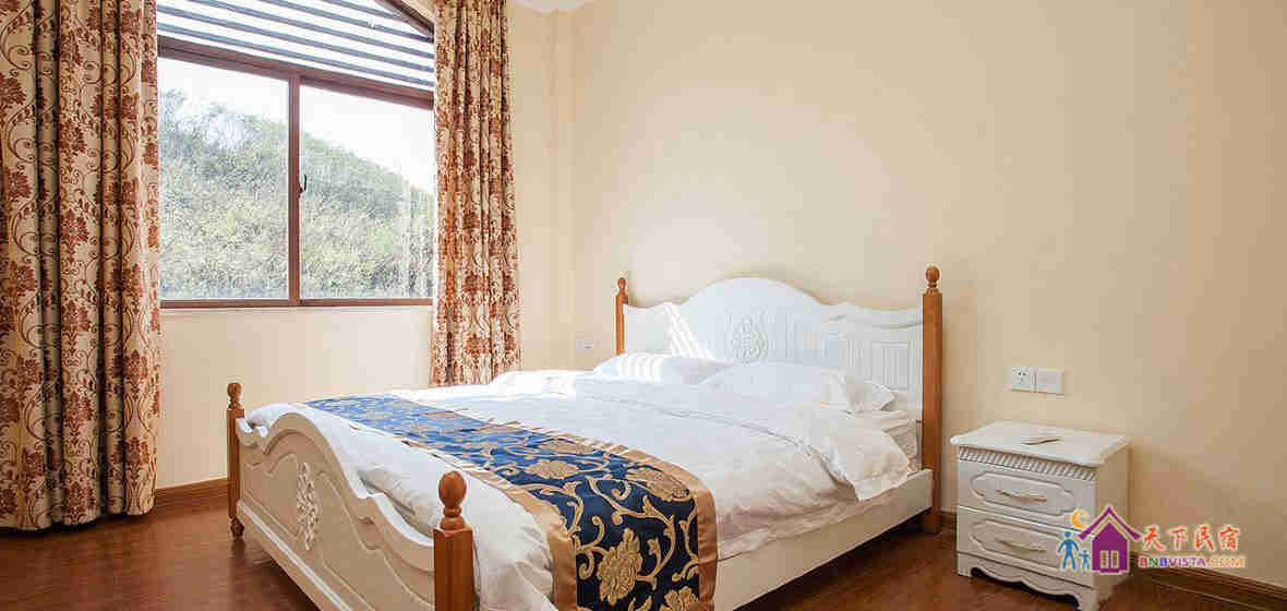 欧式豪华山顶8房温泉别墅