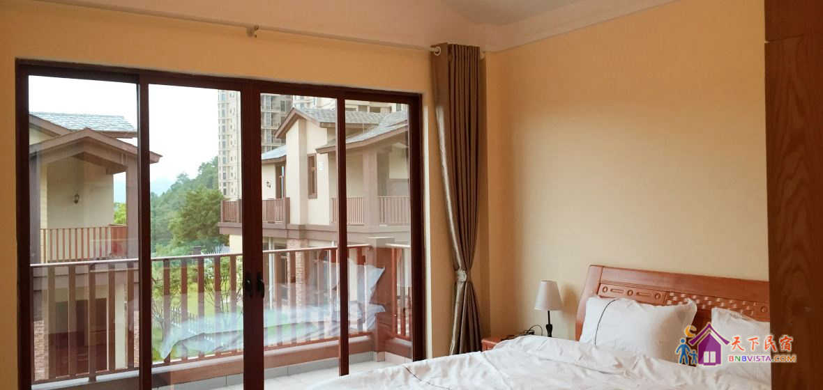 温泉KTV独栋林泉别墅5房8床