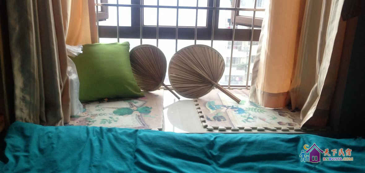 无影脚男生8人间