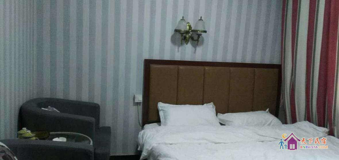 三卧室一厅