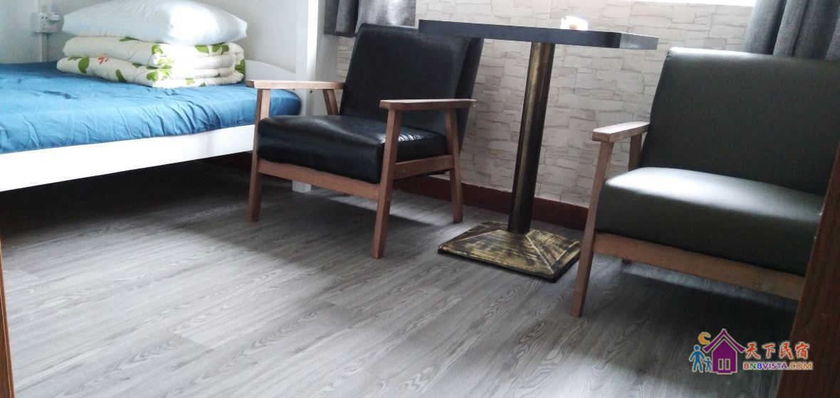 豪华女生双人床位房