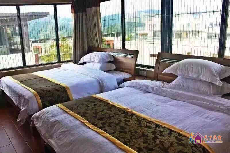 欧式豪华独K7房12床温泉别墅