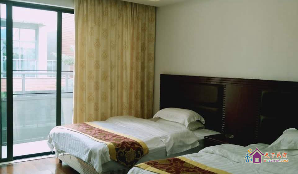 欧式豪华8房15床温泉别墅