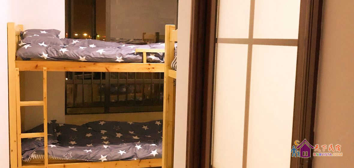 星捧月独卫女生六人间床位