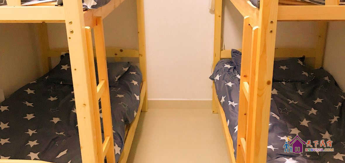 夜入梦男生四人间床位