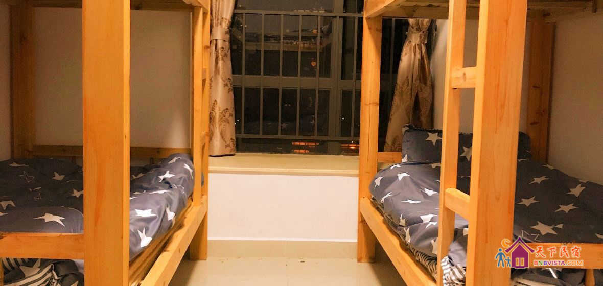 梦中景男生六人间床位