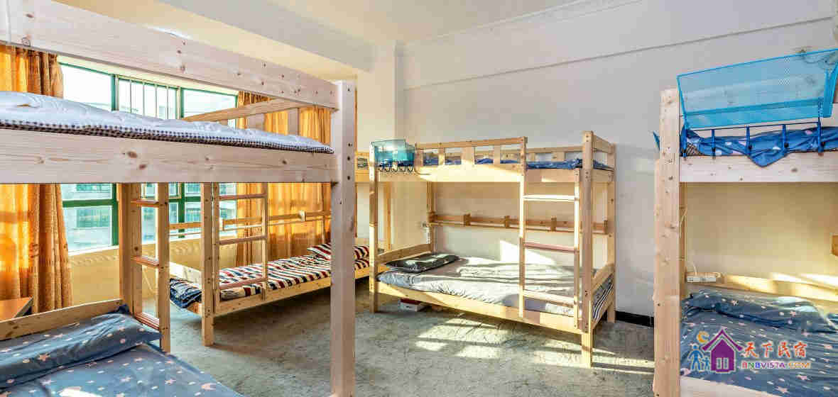 清新女生八人间(床位房)