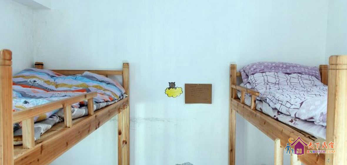 温馨女生四人间(床位)