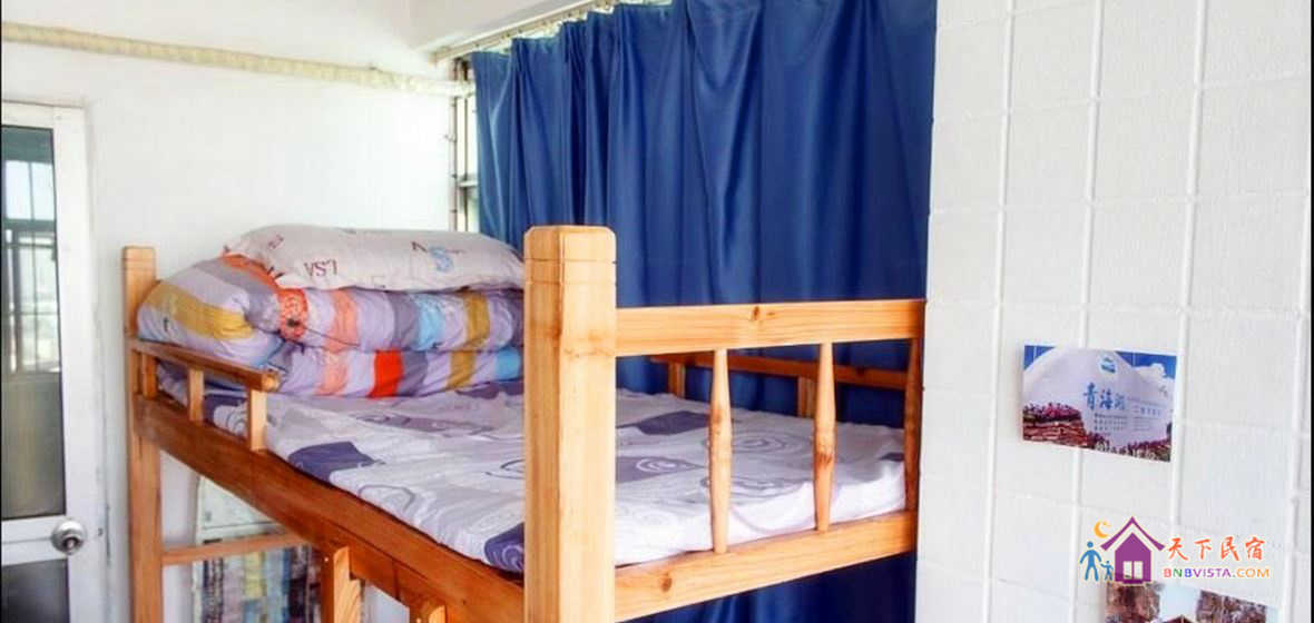 闺蜜女生双人床位房