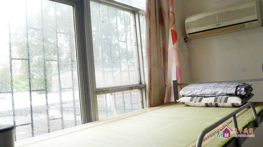 男生八人间(床位)