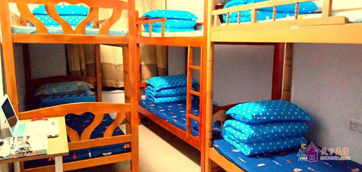 男生六人间(床位房)(公共卫浴)