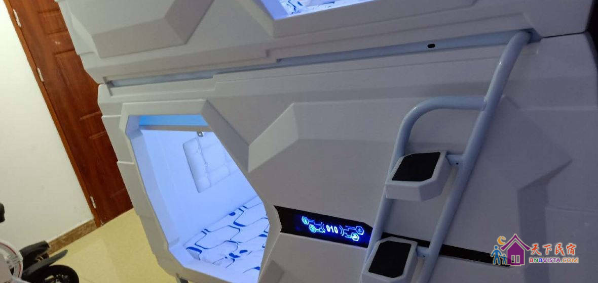 太空舱理想四人间(床位)(公共卫浴)