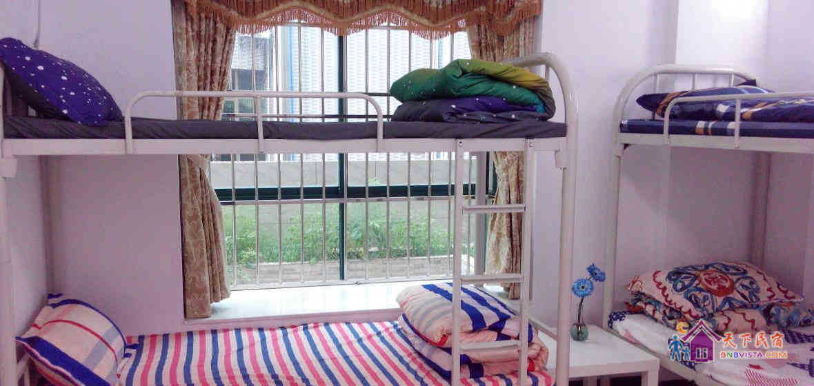 男生多人床位房