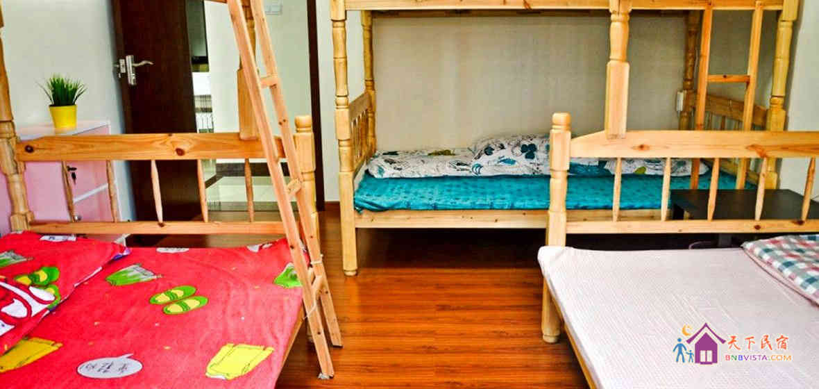 阳光男生六人床位房