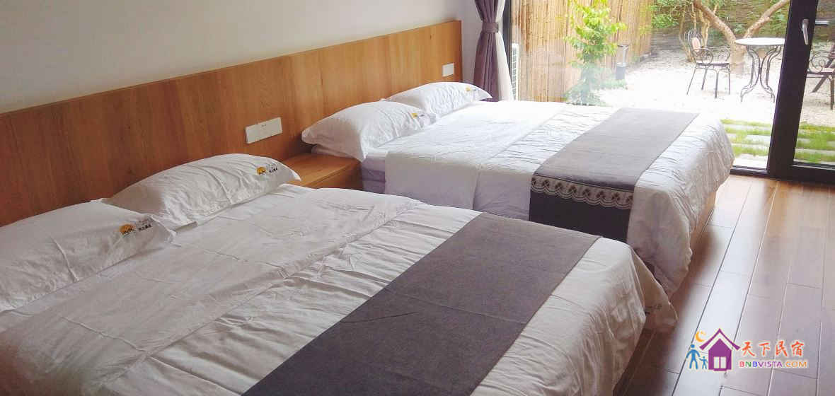 花园豪华双床房