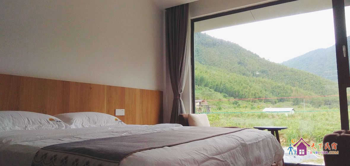 溪景大床房