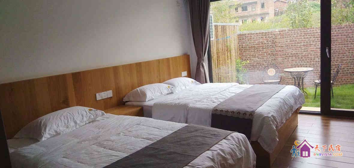 花园双床房