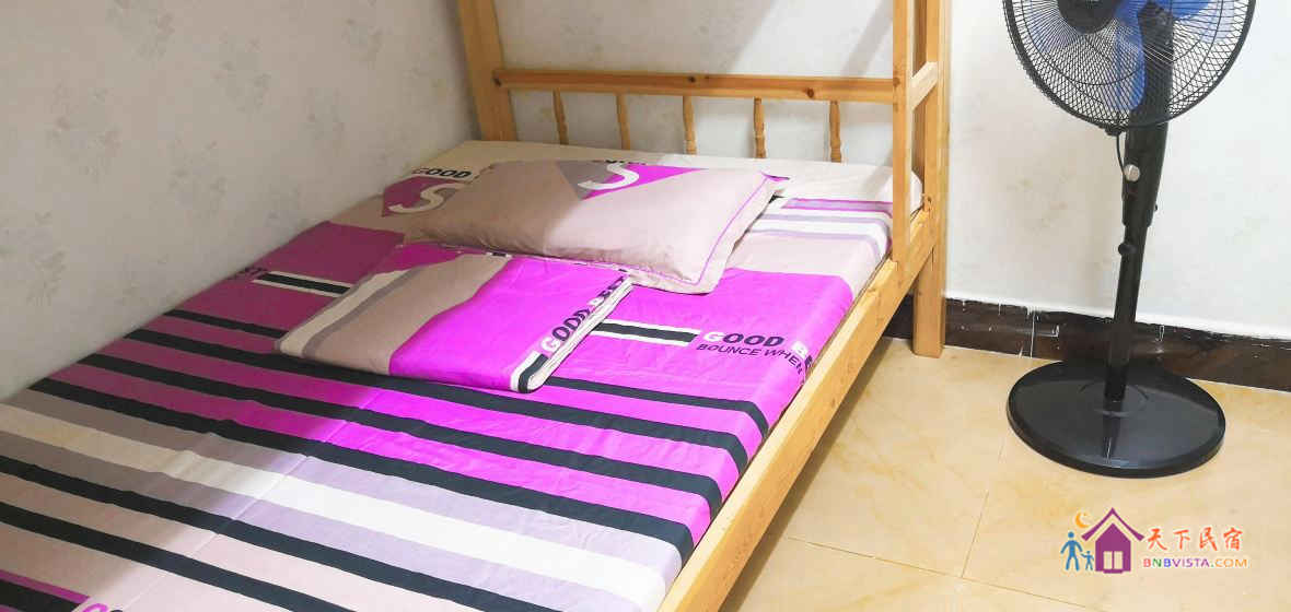 温馨双人床位房(公共卫浴)