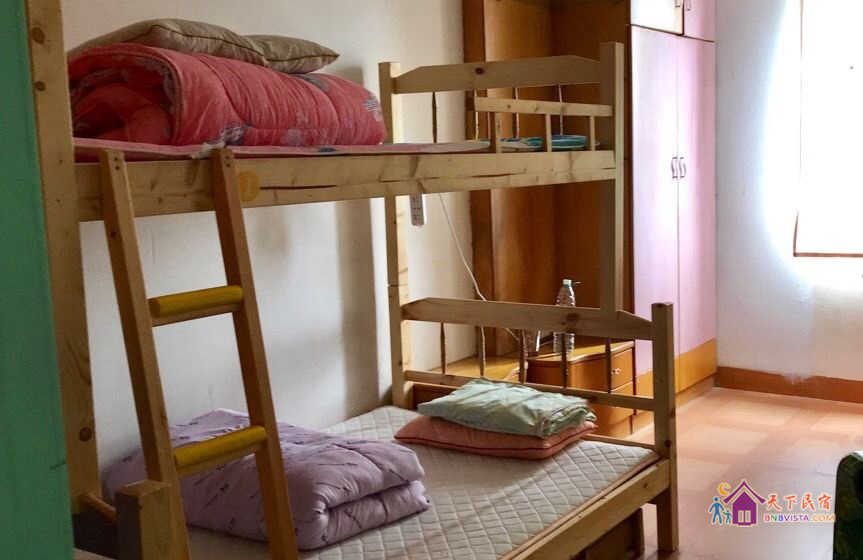 萌妹子二人间(床位)