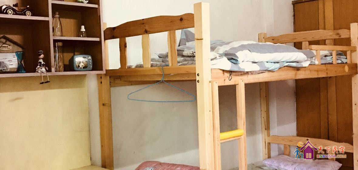 男神4人间(床位)(公共卫浴)