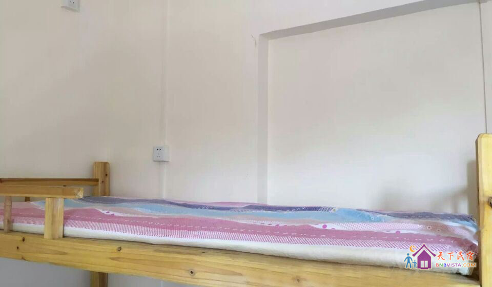 女生八人间(床位)