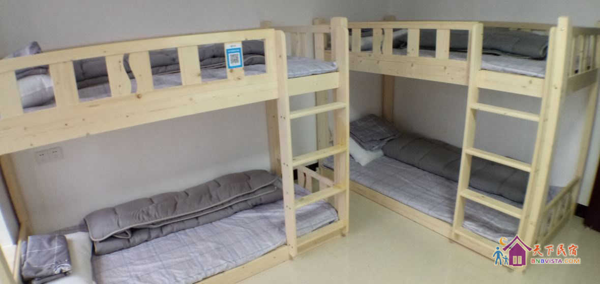 四人间(床位房)(公共卫浴)