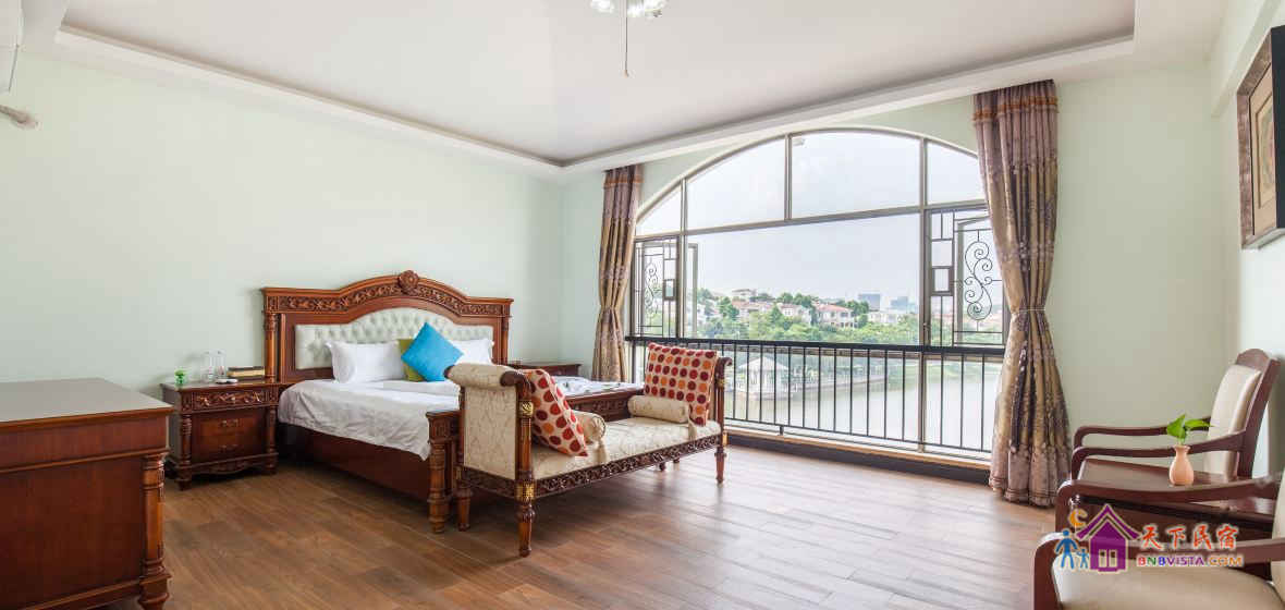 碧桂园全湖景KTV现代简欧7房7床别墅