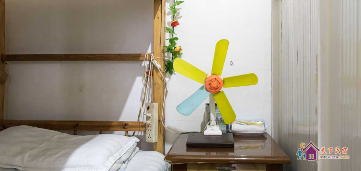 上下铺房(无窗)