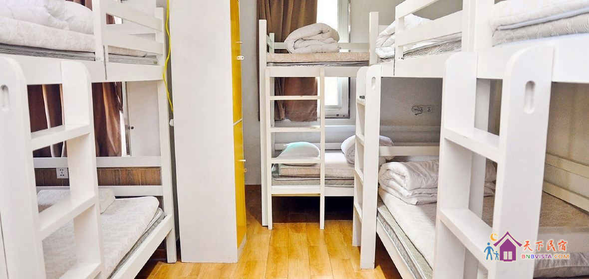 男生八人房(床位)