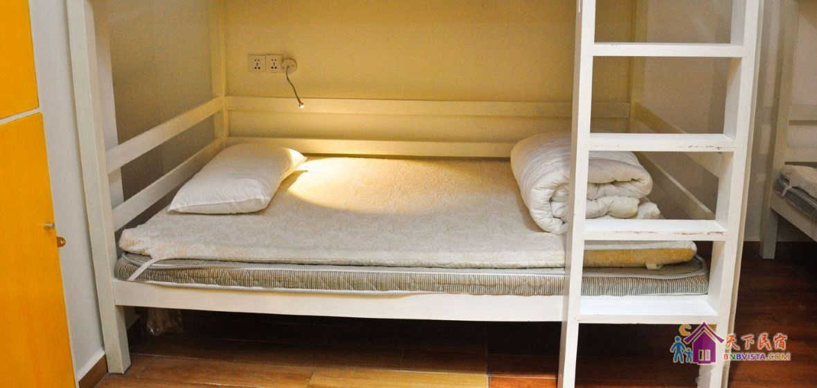 女生八人房(床位)