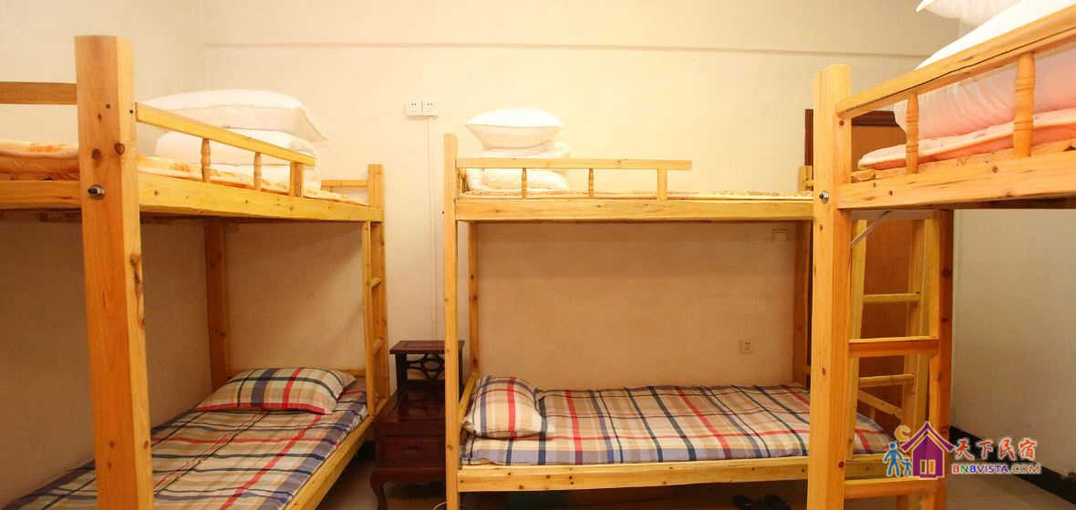 男生八人床位房