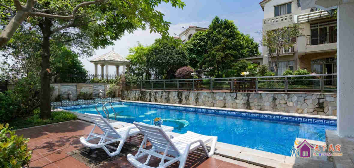 湖畔2号4房6床烧烤麻将泳池别墅