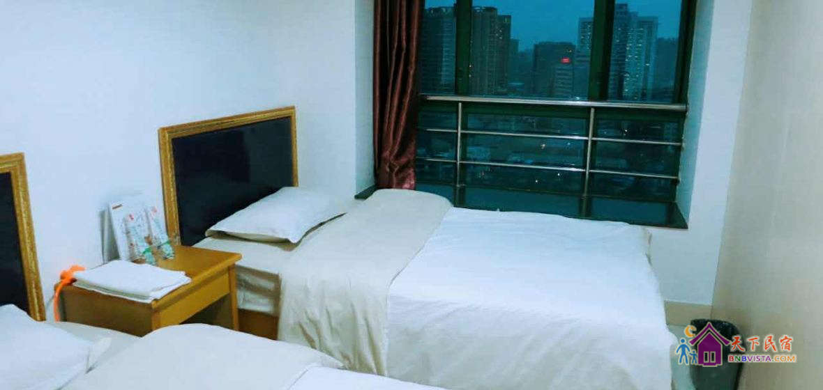 双人间男生床位