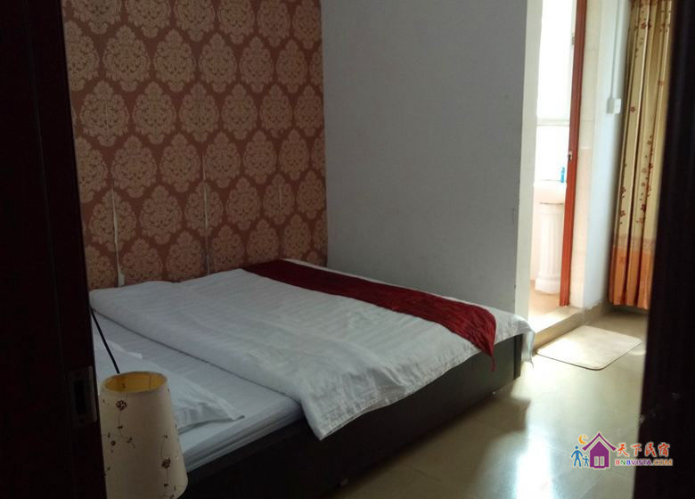 安静普通大床房