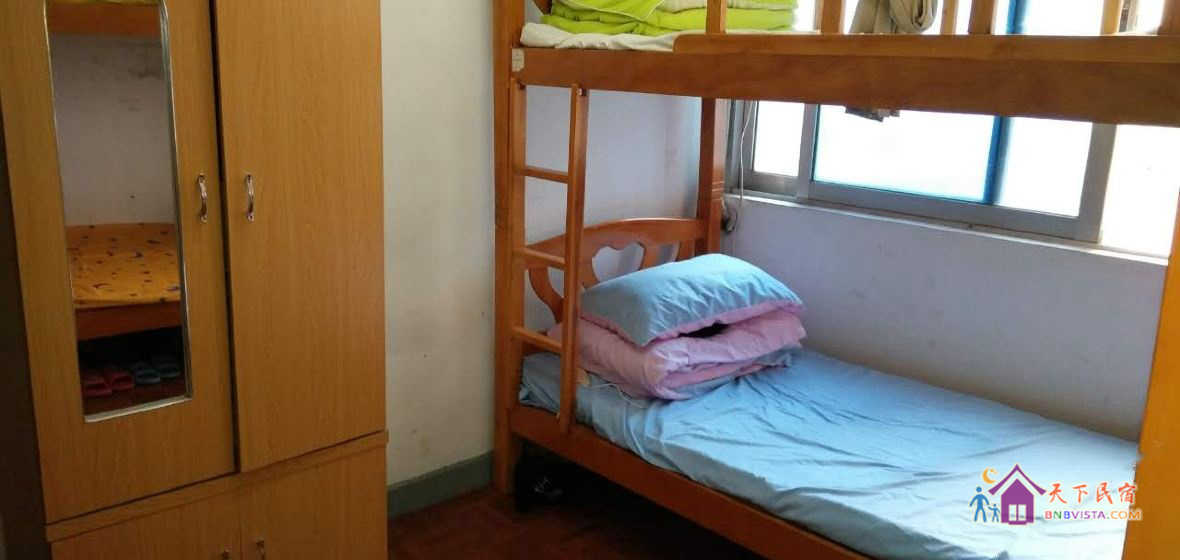 男神四人床位房