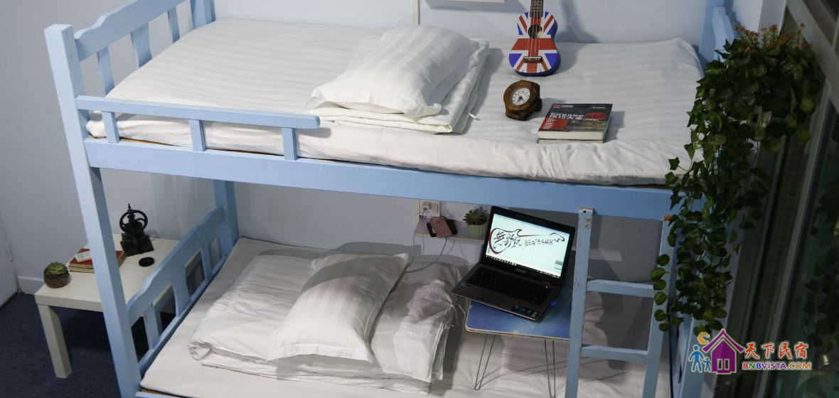蓝色男生六人间(床位)