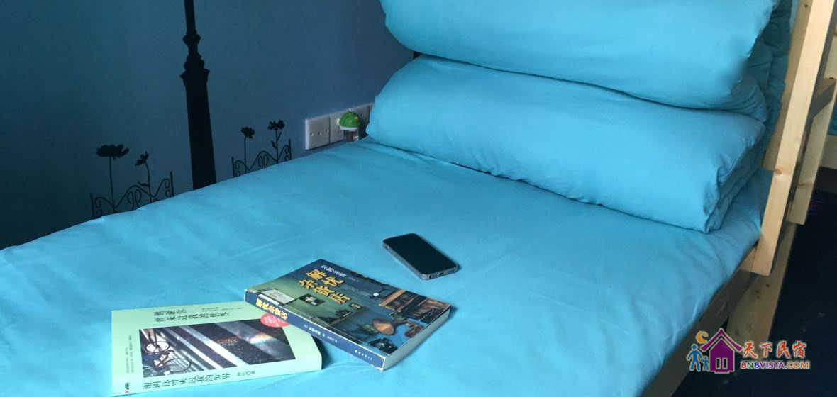 男生六人阳台床位房