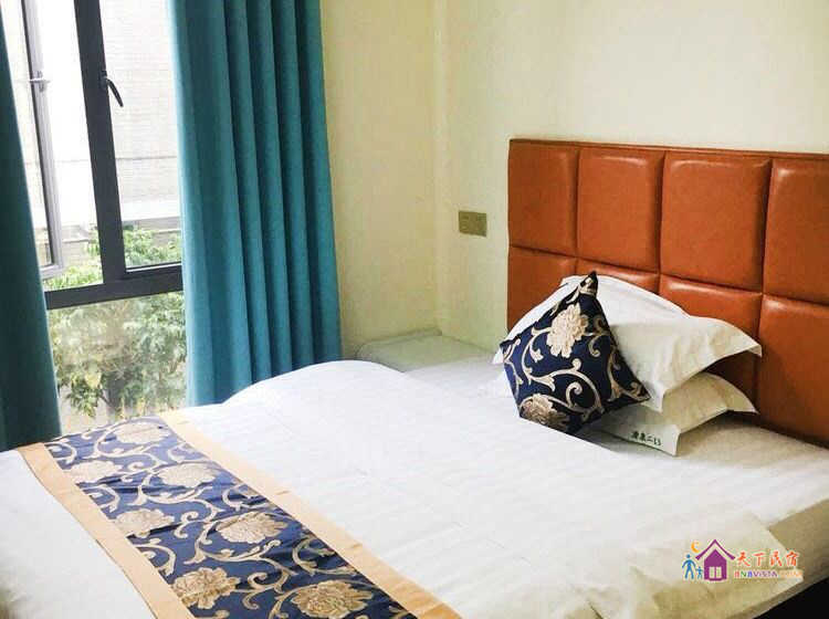 霹雳豪华大床房