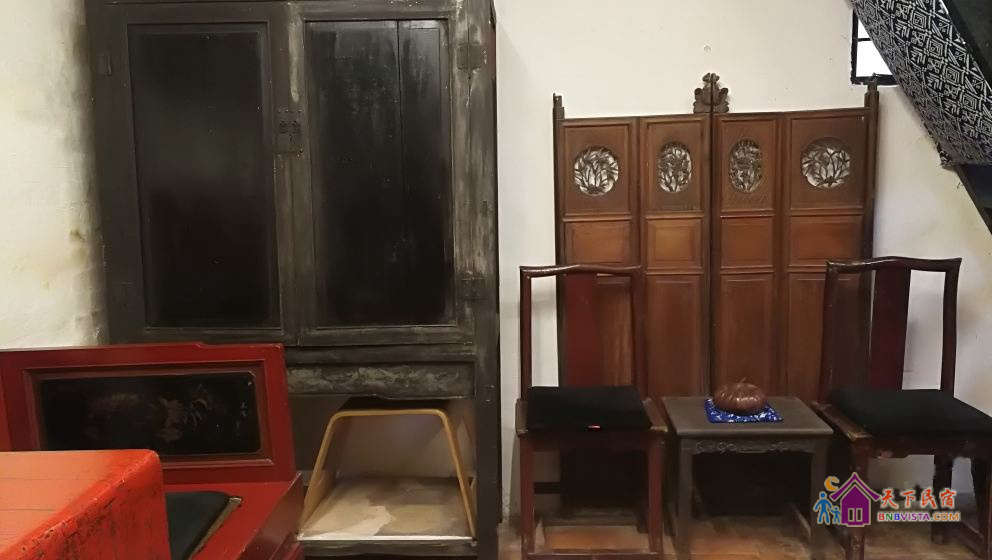 双大床复式青砖天井岭南大宅门状元楼