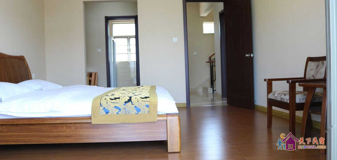 一号豪华湖景四房七床麻将别墅