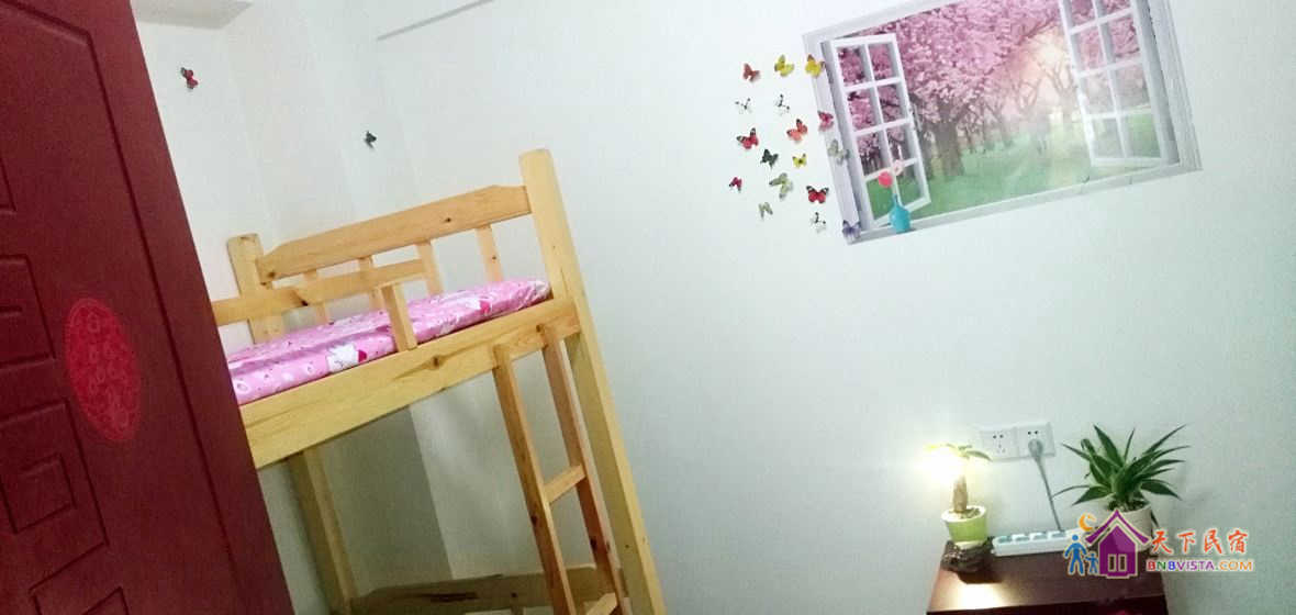 恬静空调女生四人床位房